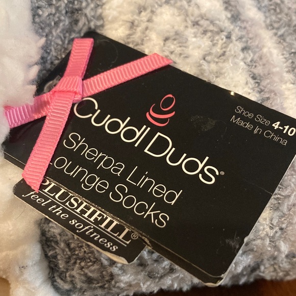 Cuddle duds Cozy Gray and White Socks - Picture 2 of 6